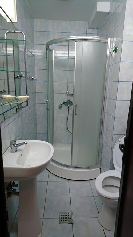 Hotel Pui De Urs Bucarest Esterno foto
