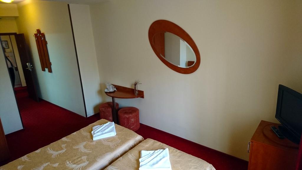 Hotel Pui De Urs Bucarest Esterno foto